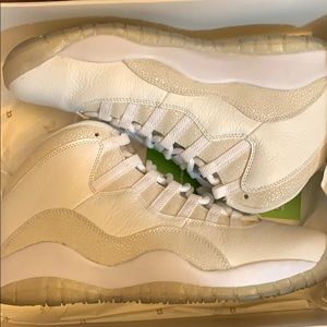 Slightly used OVO Jordan 10. Size 9.